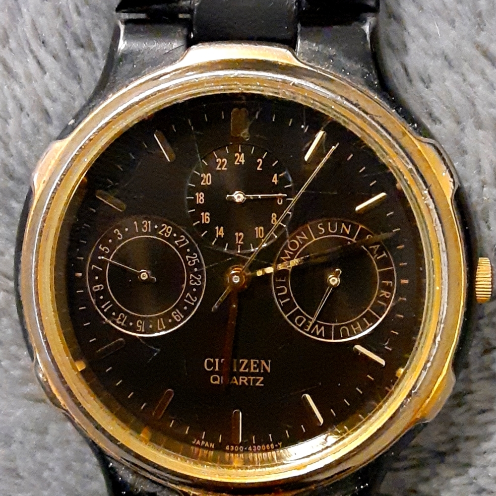 VINTAGE Citizen Black and Gold Watch